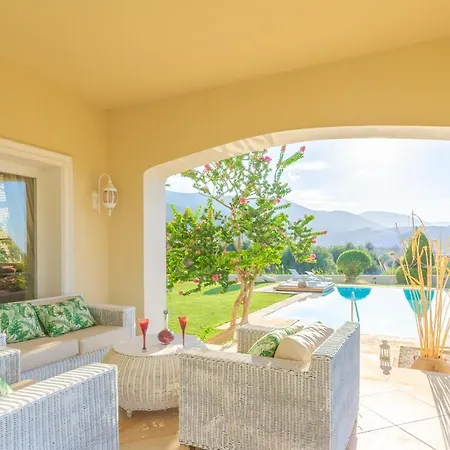 Villa Iris Luxury House